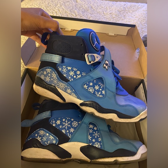 Snowflake Jordan 8 - Picture 2 of 5
